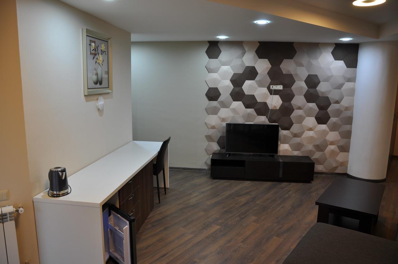 All Seasons Hotel On Freedom Square Tbilisi Esterno foto