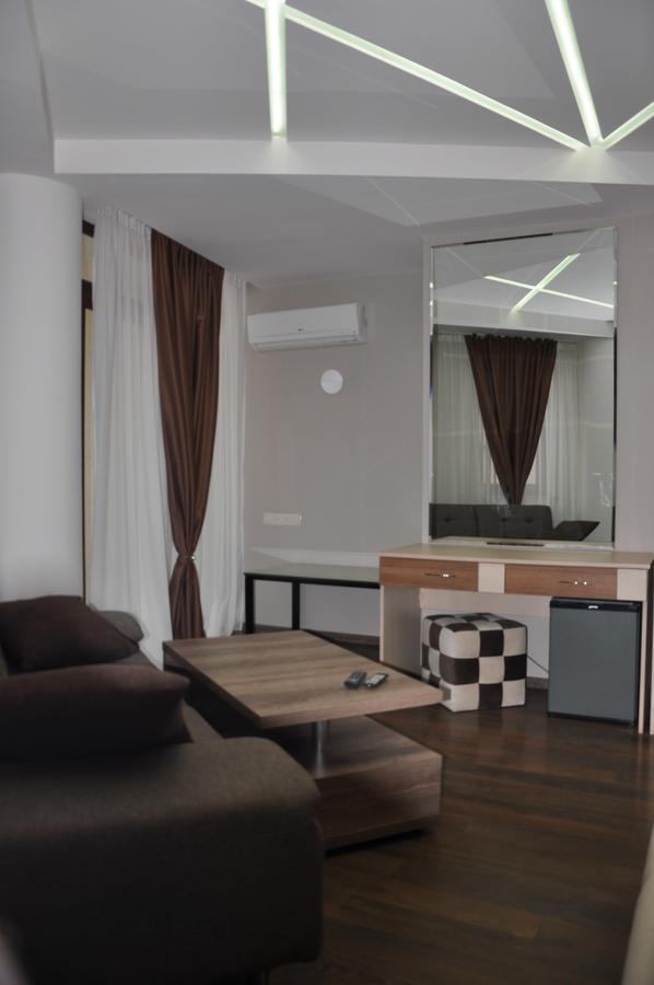 All Seasons Hotel On Freedom Square Tbilisi Esterno foto